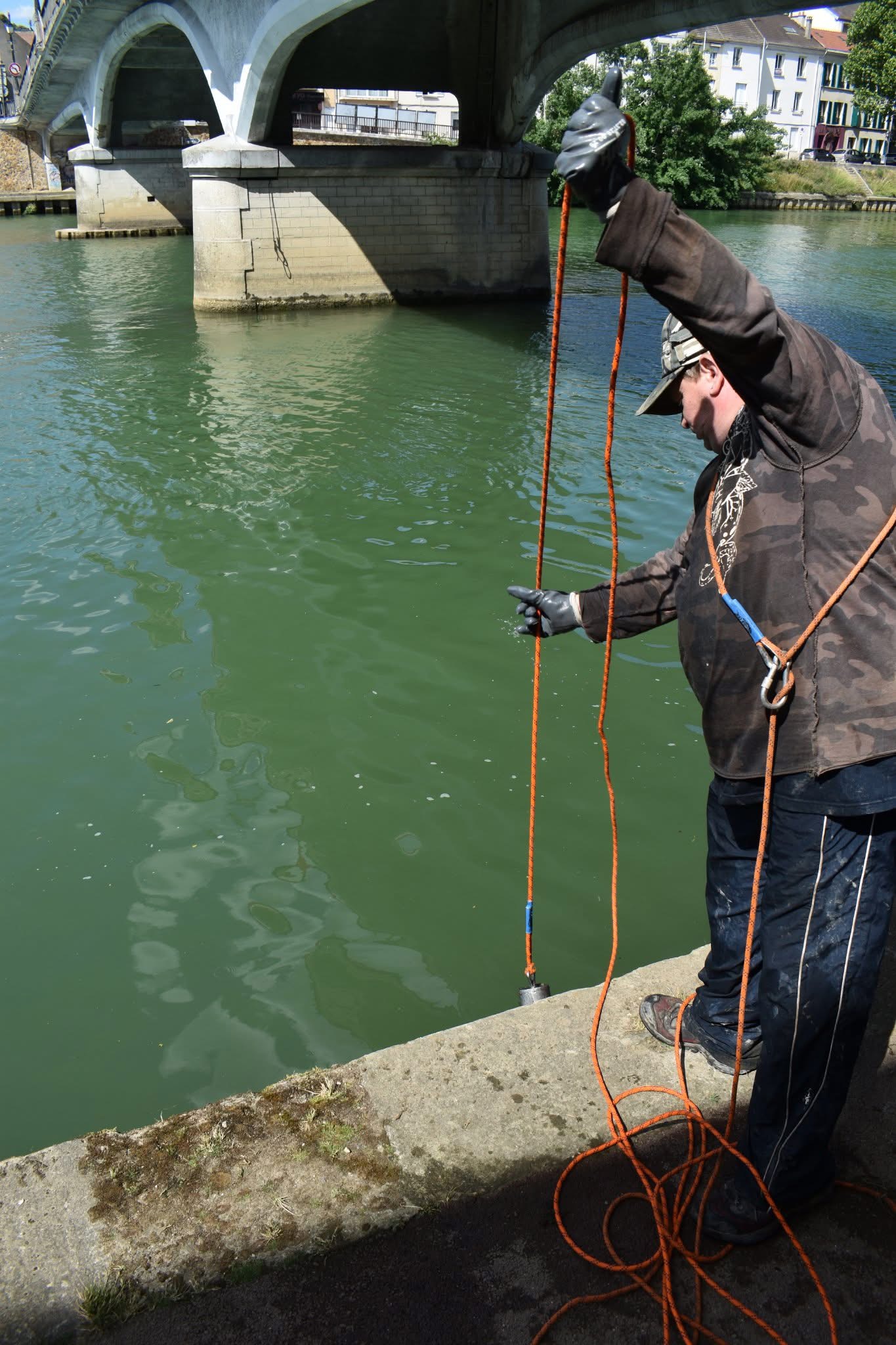 Pêche à l'aimant collaborateur Viaposte